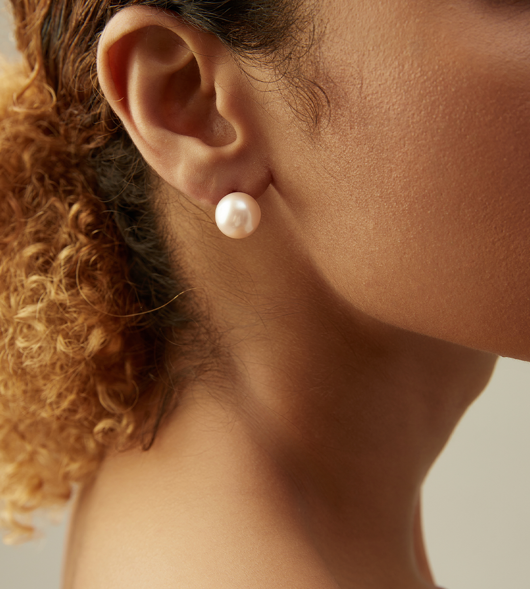 Luxury Pearl & 18k Gold Earrings – Timeless & Elegant Luxury Pearl & 18k Gold Earrings – Timeless & Elegant